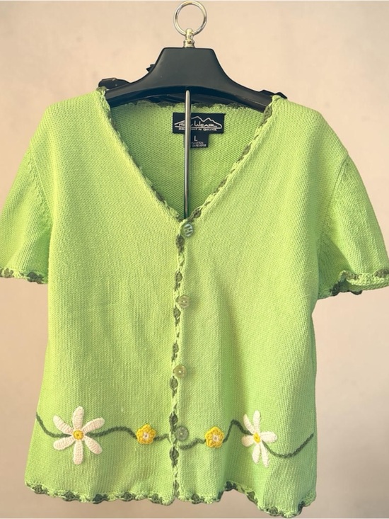Rey Wear Tops - Vintage 90s hand knit. Rey Wear. Ladies large. Mint condition,button up,daisies